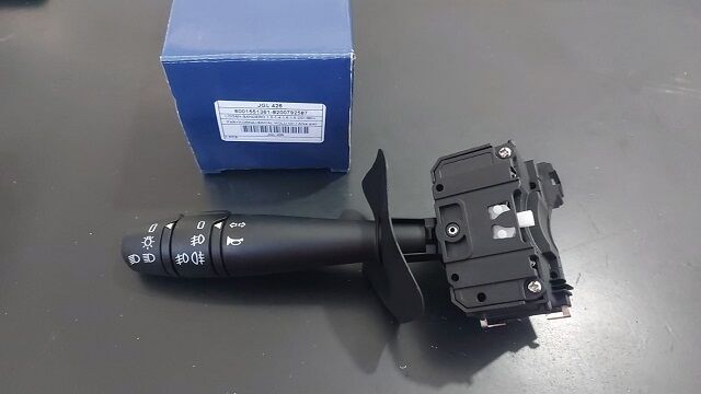 Logan 1 Sandero 1 Duster 1 Far Sinyal Kumanda Kolu Kornalı Sisli 2008 2012  6001551361 Jeagler