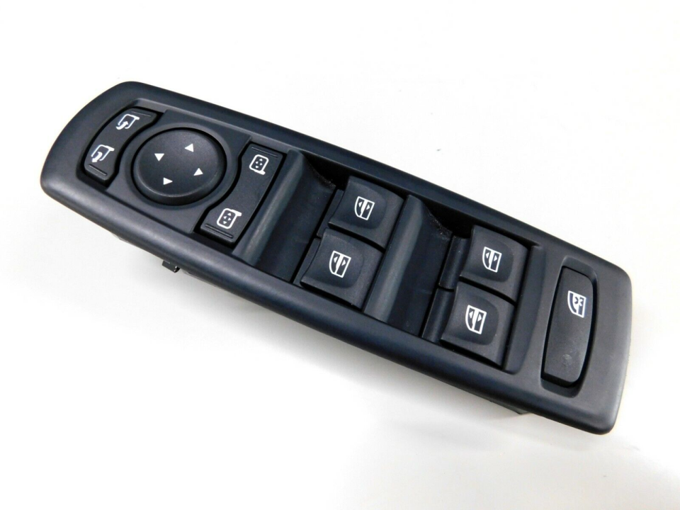 Megane 3 Laguna 3 Sol Ön Kapı Cam Düğme Kumanda Paneli 809610006R Renault Mais