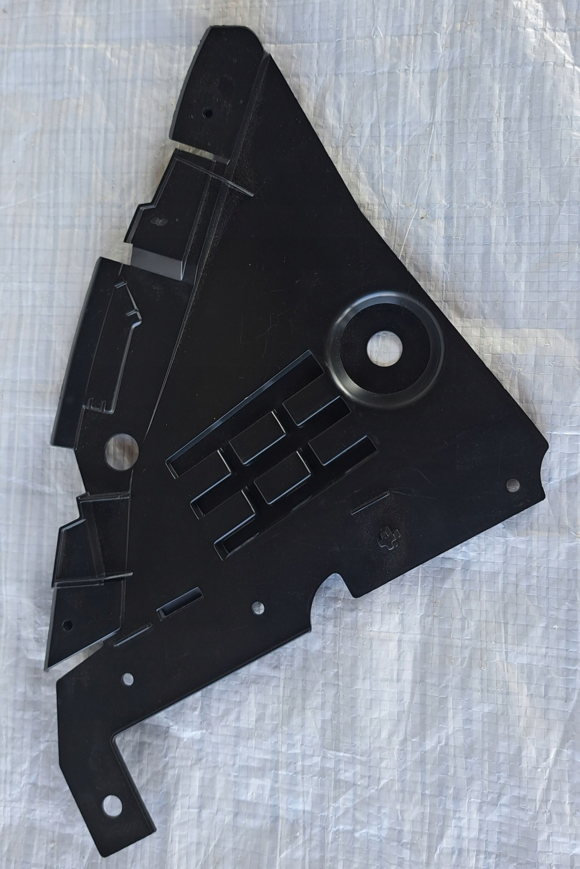 Sandero 2 Ön Sağ Alt Tampon Kaplama Plastiği Bakaliti 2016 > 620246802R  Renault Mais