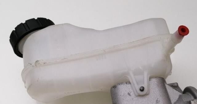 Duster 1 - 2 Fren Hidrolik Deposu 460918629R Renault Orijinal