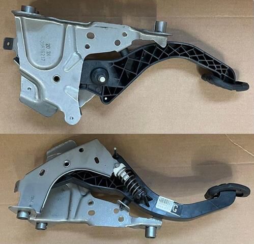 Qashqai 2 J11 Kadjar Debriyaj Pedalı 465038803R Renault Orijinal