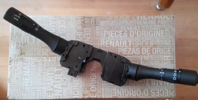 Fluence İkaz Kol Grubu Ötamatik Farlı Far Silgi Kolu 2010 2016 255670040R Renault Mais