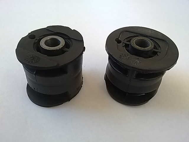 Laguna 2 Espace 4 Velsatis Şanzıman Takozu Bağlantı Burcu Lastiği 02 08 8200125534 Üçel