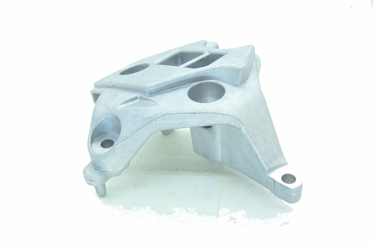 Kangoo 2 Clio 2 Sağ Motor Kulağı 1.5 Dci K9K 8200101849 Renault Mais