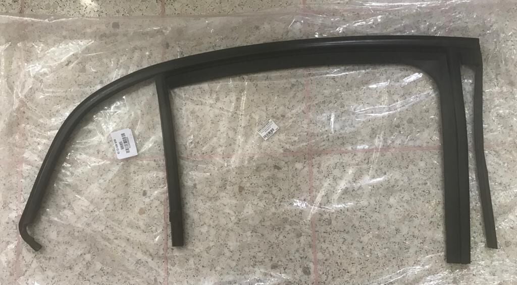 Megane 4 Sağ Ön Kapı Cam Fitili 803307514R 803300388R Renault Orijinal