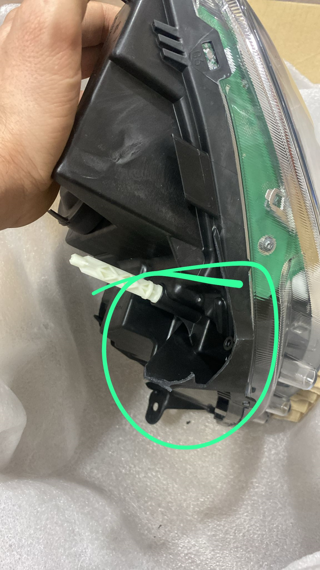 Logan 2 Sandero 2 Sağ Far Lambası ( Hasarlı ) 260108435R Renault Mais