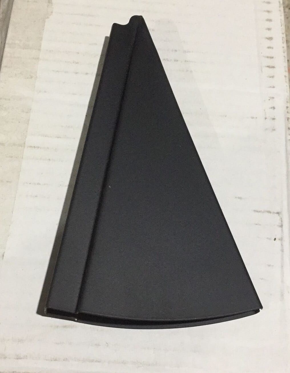 R12 Arka Kapı Cam Siyah Pilastiği SW 7700516465 Plastİkap